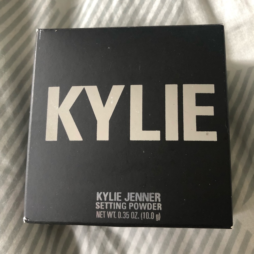 Kylie Cosmetics Soft Pink Setting Powder